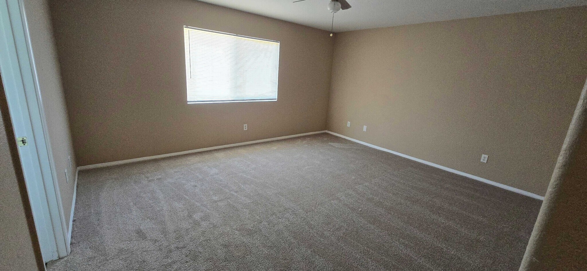 Building Photo - 43627 6th St E