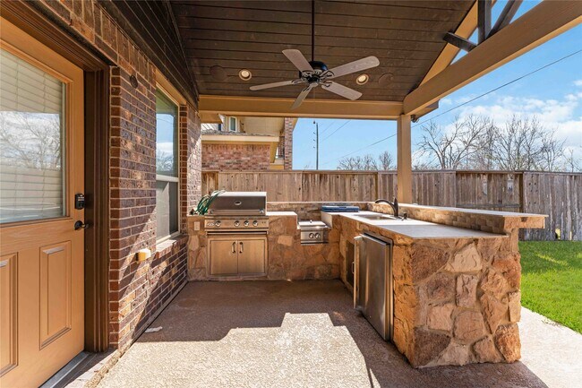 Building Photo - 2814 Palm Harbour Dr