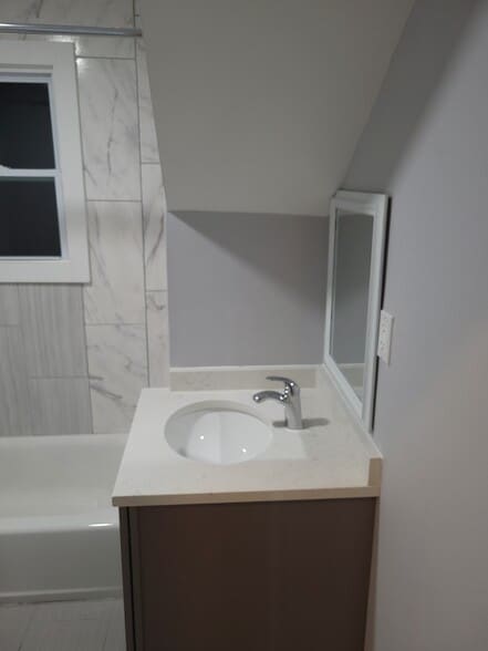 Bathroom - 281 Ash St