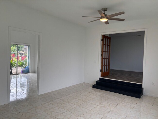 Building Photo - OAHU9366 - Keep all tenants MTM - Owner ma...