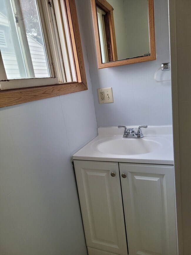 Building Photo - 3 Bed 1 Bath Single Family Home in Birnamwood