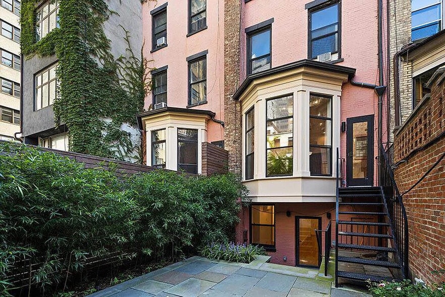 Building Photo - 543 3rd Ave