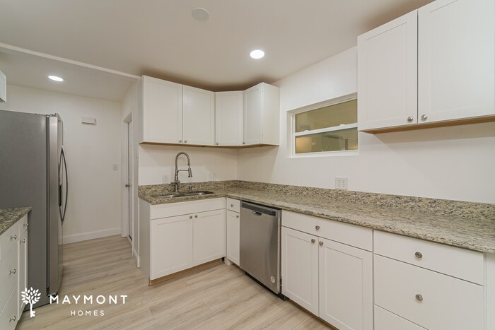 Building Photo - 11 Maple Run