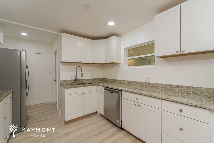 Building Photo - 11 Maple Run