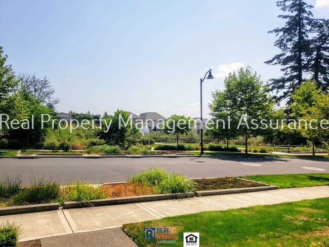 Building Photo - Charming 4 Bedroom!! Move In Ready!