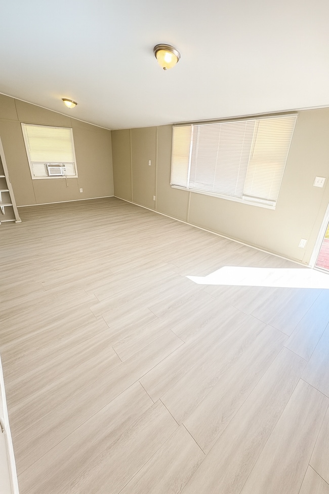 Building Photo - 4029 Pershing Ave