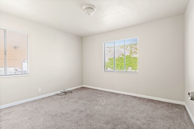Building Photo - Cozy 1-Bed Oakland Apartment: San Leandro ...