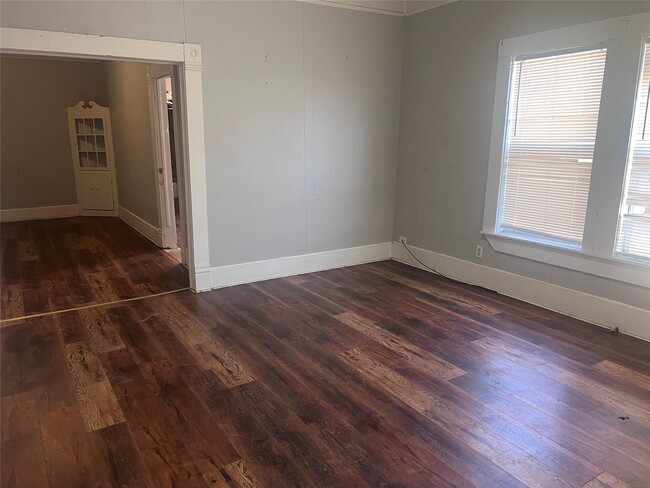 Building Photo - 515 Harrison Ln