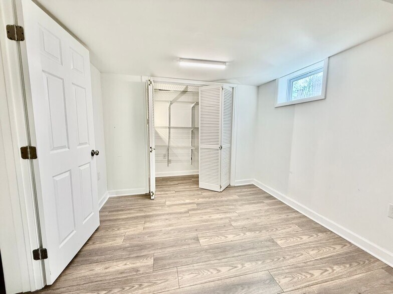 Building Photo - 4416 Hallet St