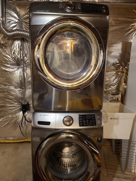 washer and dryer, basement sink - 832 Rock Creek Rd