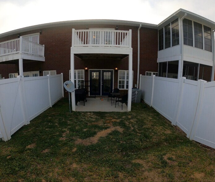 Building Photo - 109 Peregrine Way