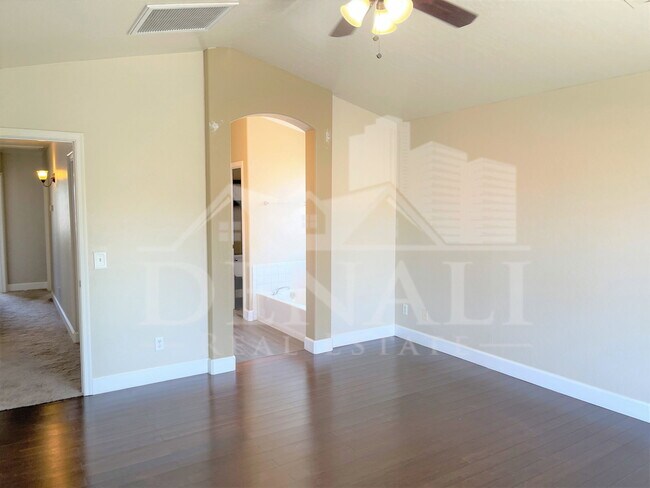 Building Photo - 3602 E Windmere Dr