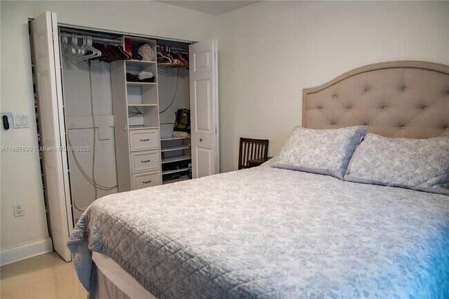 Building Photo - 17051 NE 35th Ave