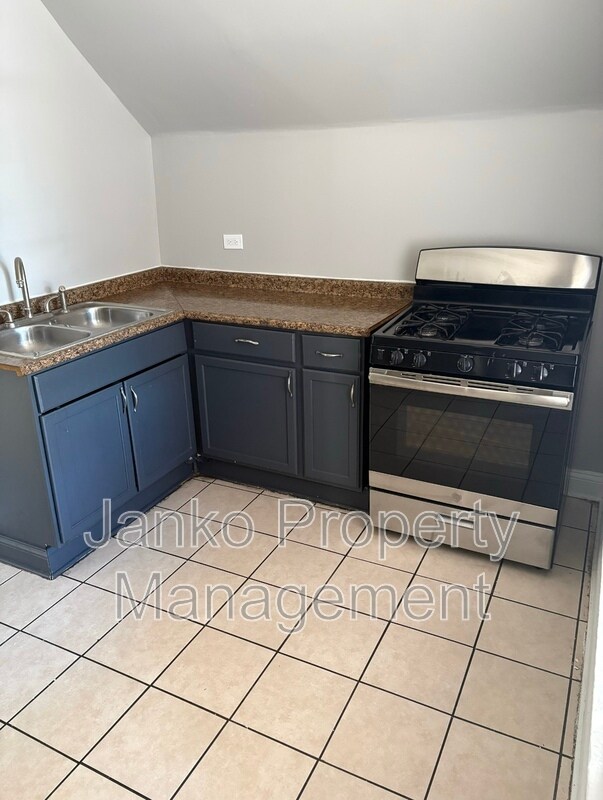 Building Photo - 7111 S Greenwood Ave