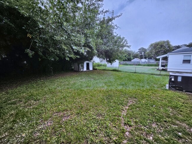Building Photo - Newly Renovated 3 Bedroom Ranch Home