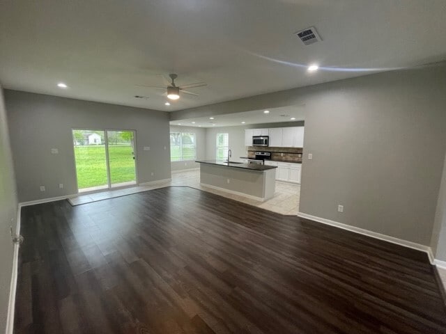 Building Photo - 604 W Willis St