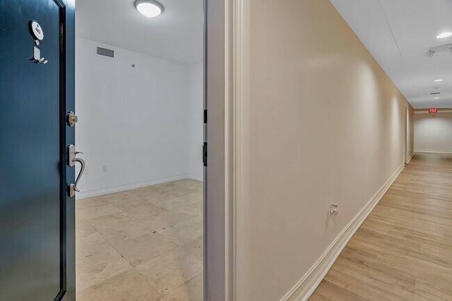 Building Photo - 1650 Galiano St