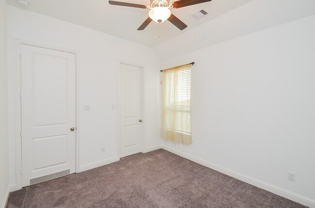 Building Photo - 6019 Verde Pl Ln