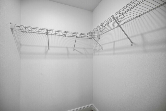 Building Photo - 5620 SW 72nd Ct
