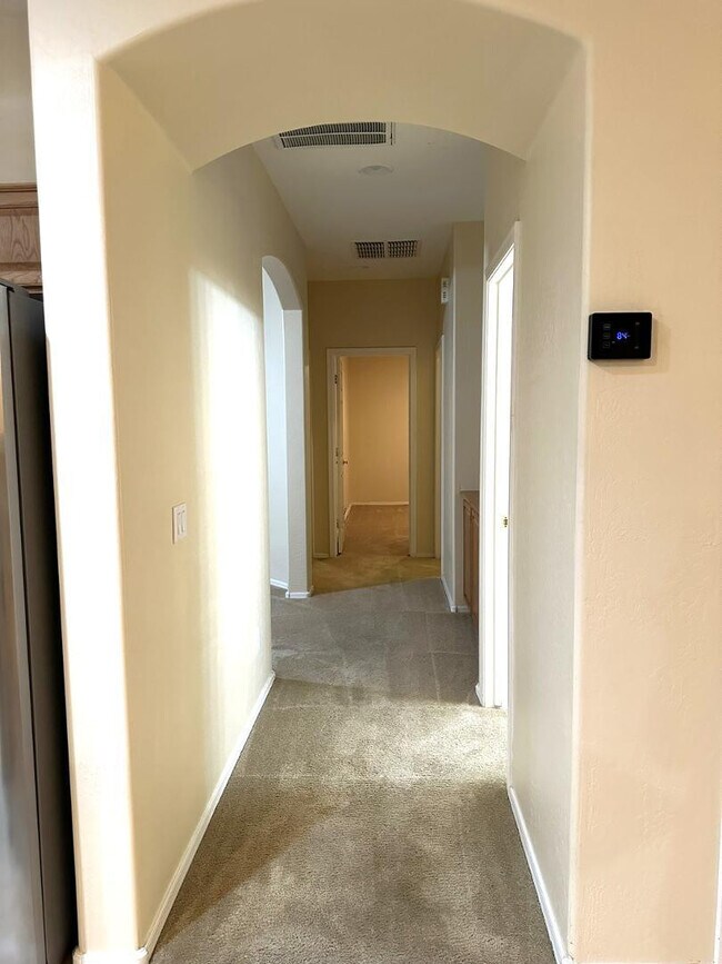 Building Photo - 1812 E Beverly Rd