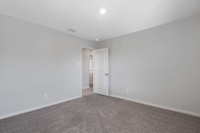 Building Photo - 3932 Northaven Trail