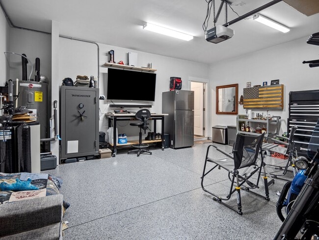 Building Photo - 338 Edgewater Wy