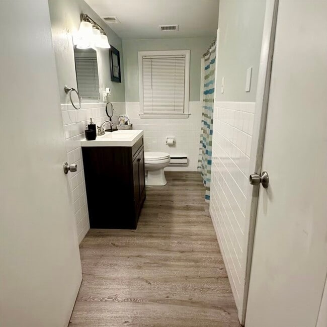 Building Photo - 29 Fresh Pond Cir