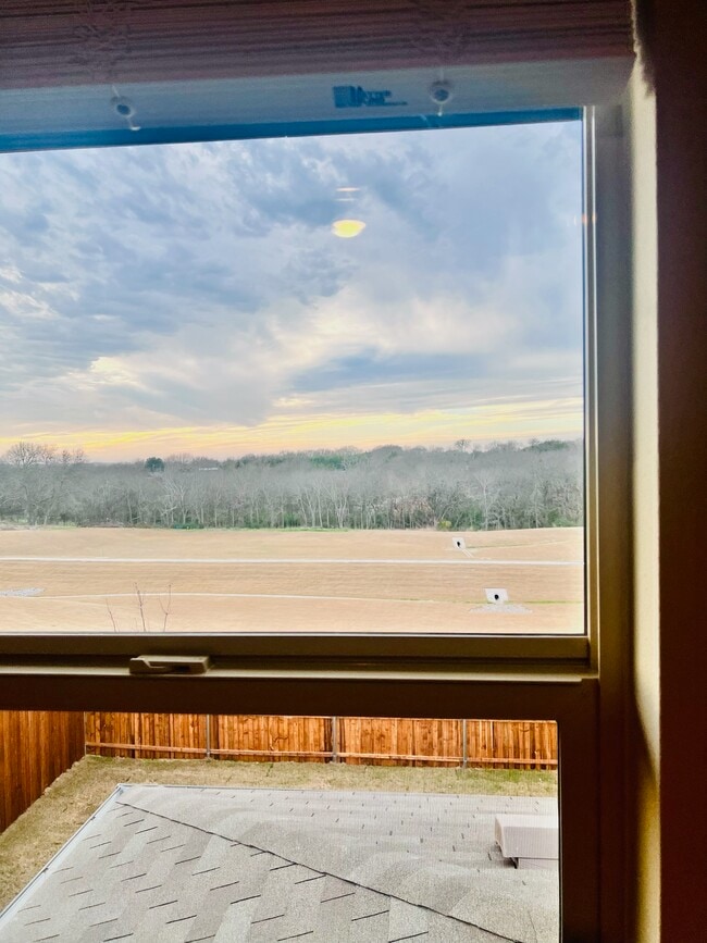 Building Photo - 1202 Booker Dr