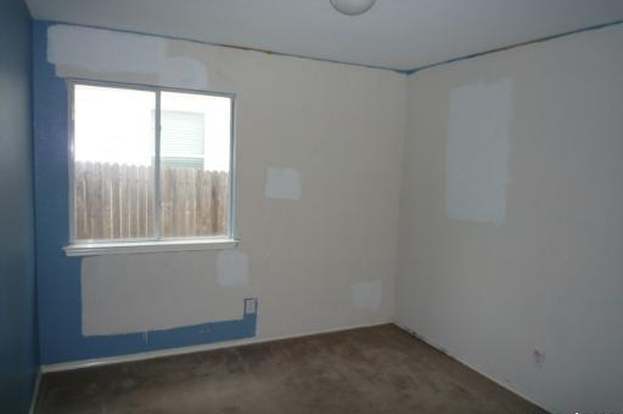 Building Photo - 2476 Medina Dr