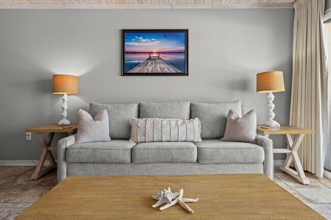 Building Photo - 3290 Scenic Hwy 98