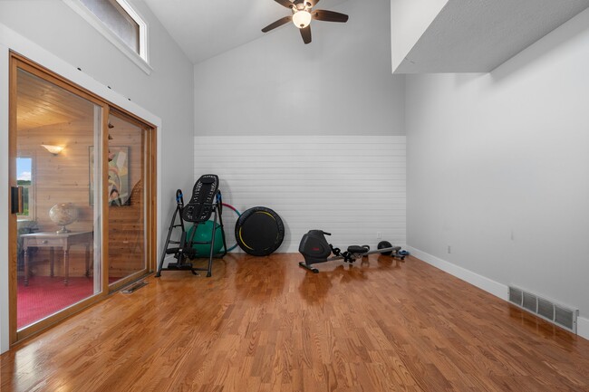 Main floor multipurpose room - 3541 Southridge Ct