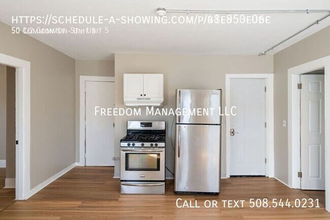 Building Photo - 50 1/2 Common St