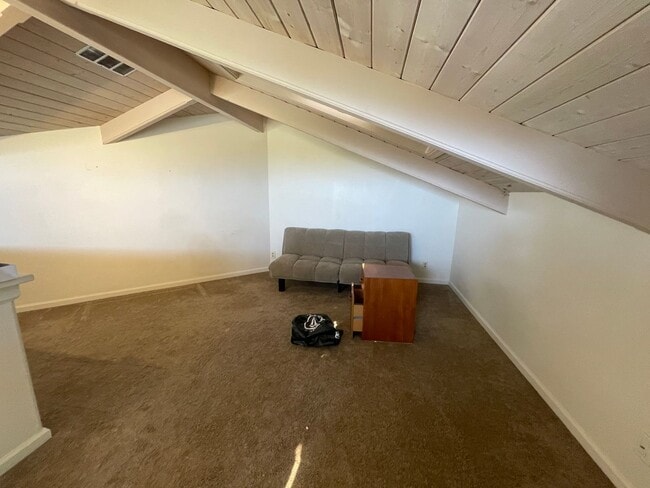 Building Photo - Two Bedroom + Loft/Two Bathroom Napili Tow...