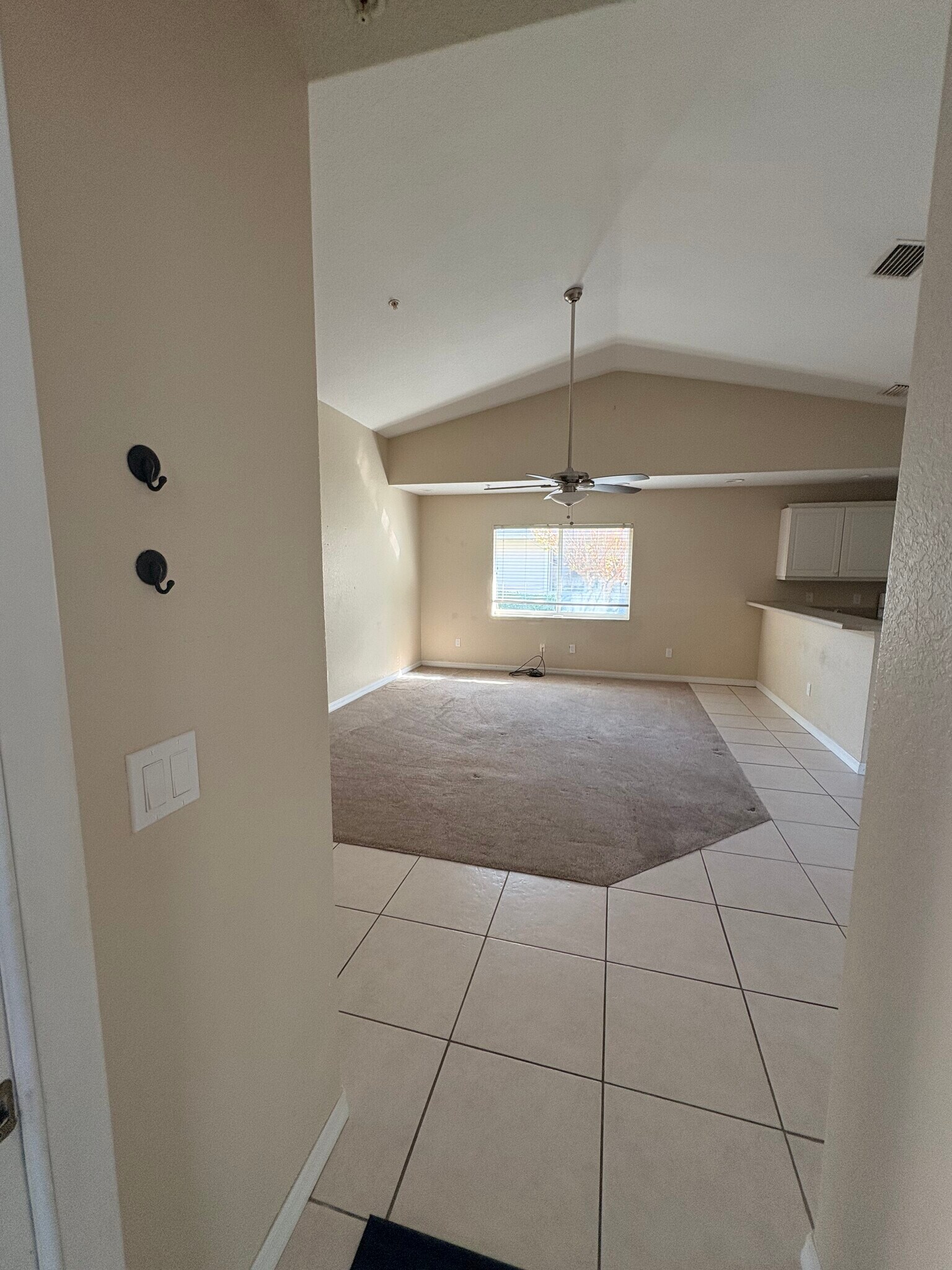 Building Photo - 533 Wayne Ave