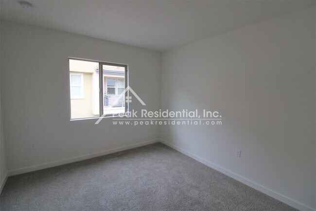 Building Photo - 3 br, 2.5 bath House - 3007 Magical Walk