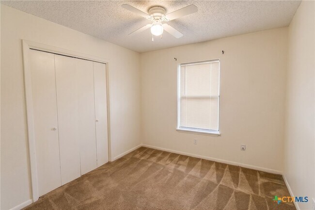 Building Photo - 703 Traci Dr