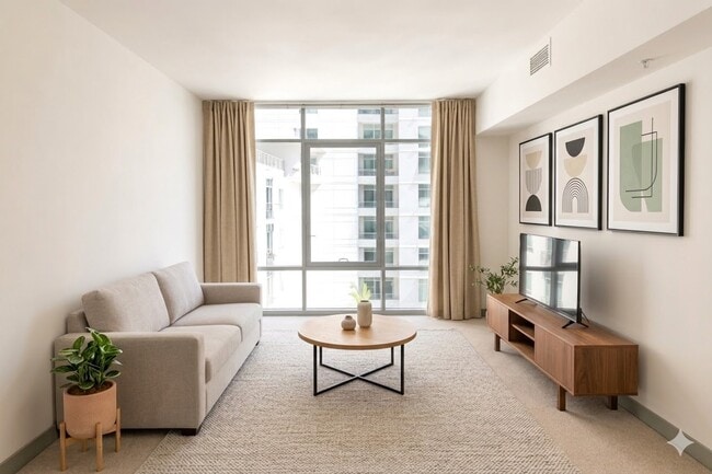 Building Photo - 425 W Beech St