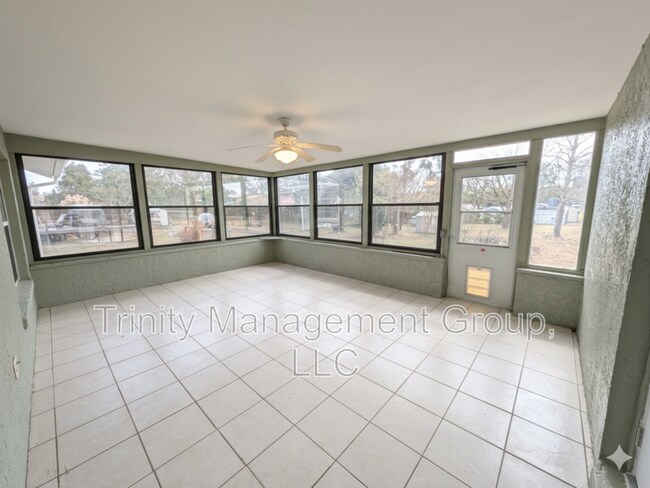Building Photo - 40226 Trotter Ln