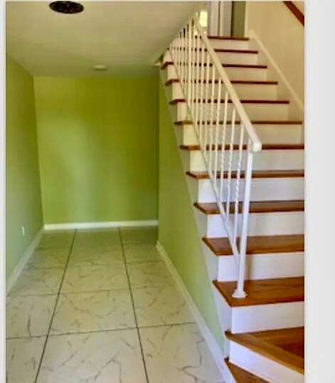 Building Photo - 1900 E 28th Ave