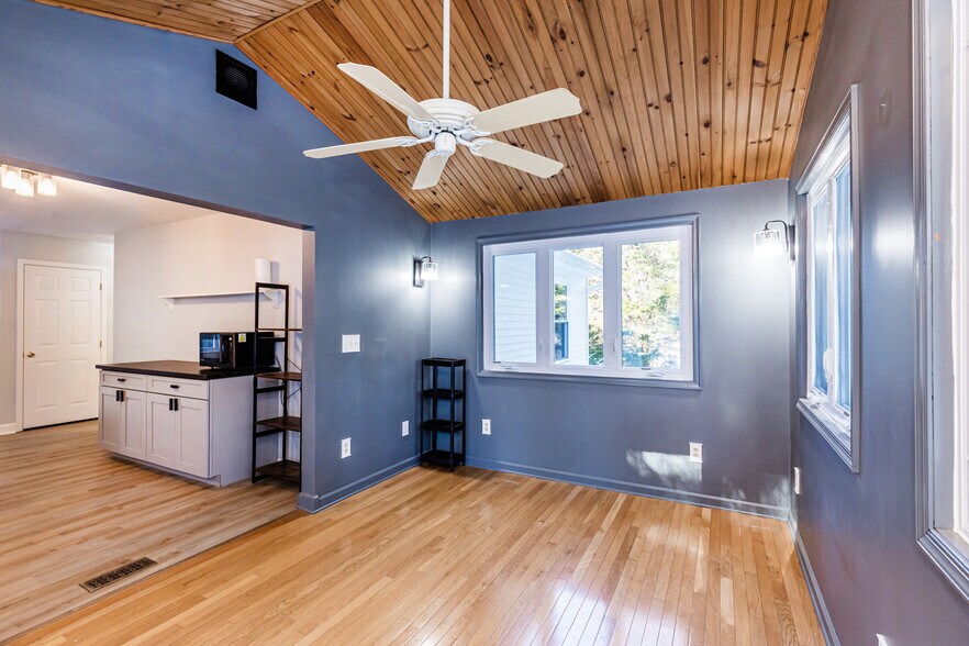 Building Photo - 6571 11th St