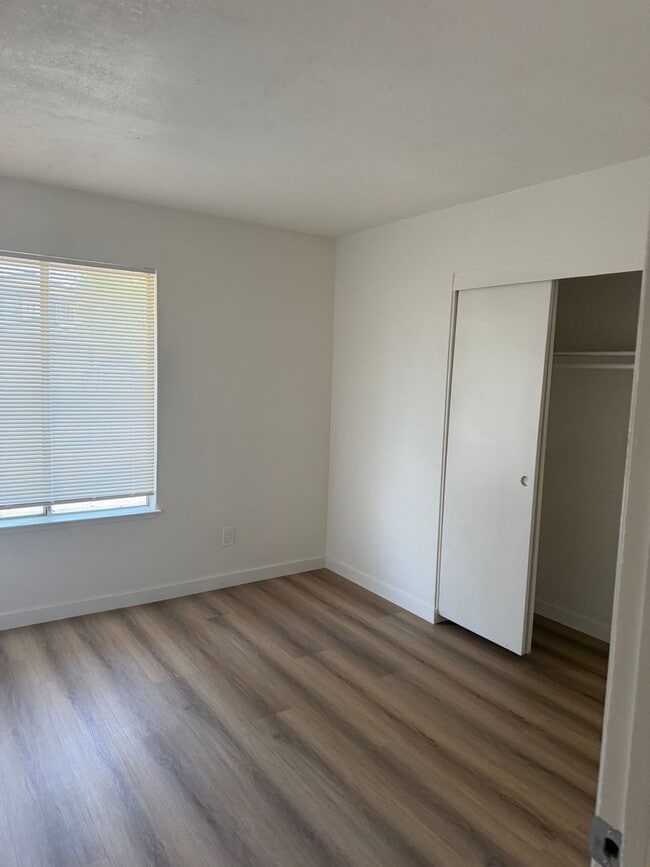 Building Photo - 7721 McClintock Way