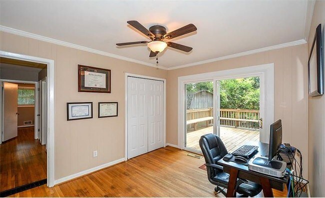 Office - 2563 Dering Ct NE