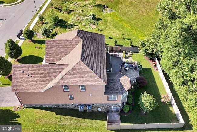Building Photo - 8227 St Francis Dr