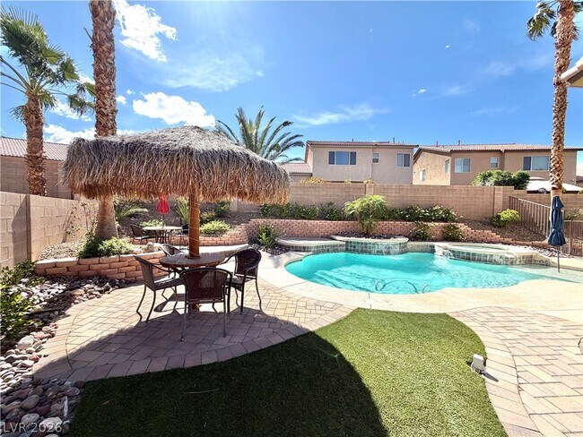 Building Photo - 7919 Quiet Canyon St