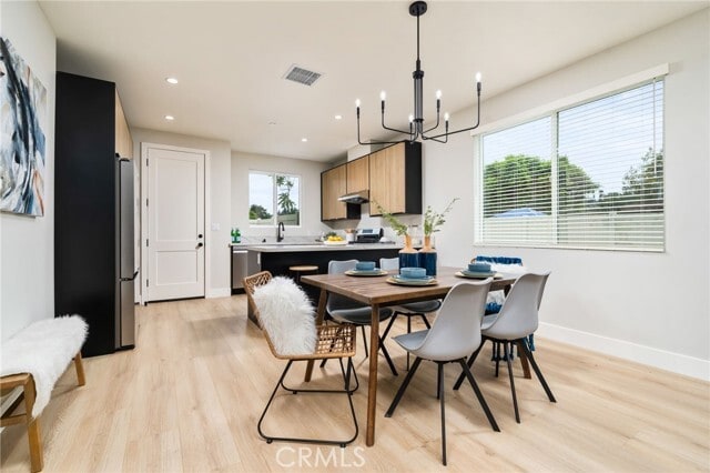 Building Photo - 800 N Amelia Ave