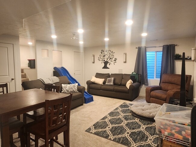 Building Photo - 14928 Messi St