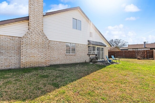 Building Photo - 6021 Jester Dr