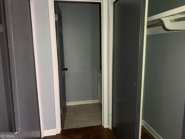 Building Photo - 95 Willowick Dr