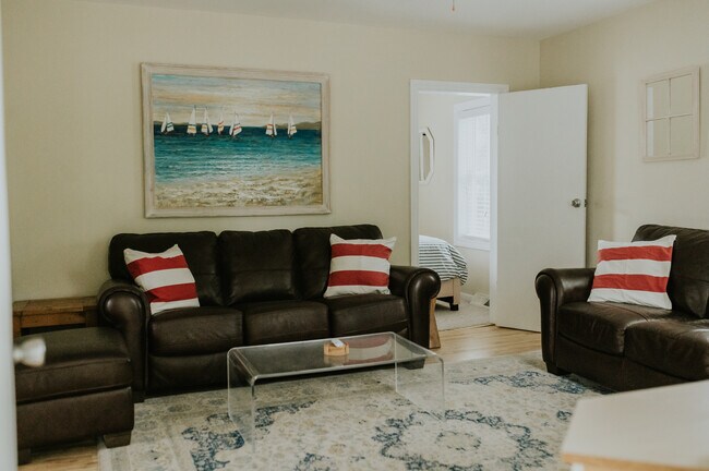 Building Photo - 871 St Joseph St