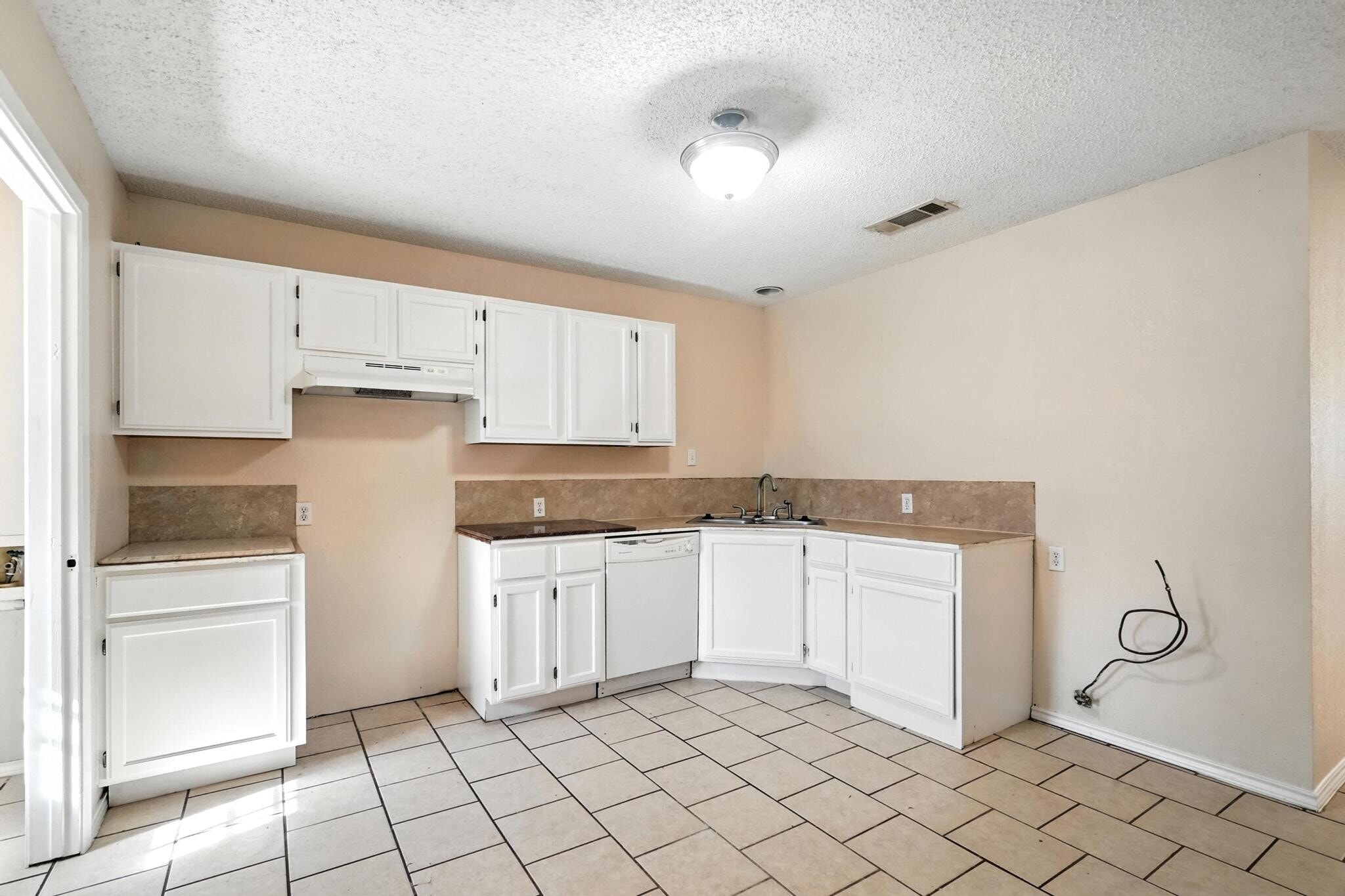 Building Photo - 2319 N Danville Dr